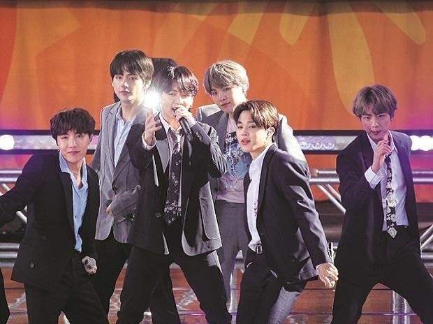 बीटीएस: दक्षिण कोरियाई पॉप सनसनी का ब्रेक लेना इतनी बड़ी बात क्यों है?