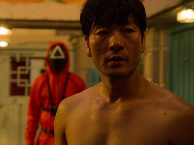 कोरियन थ्रिलर स्क्विड गेम्स सीजन 2 की आधिकारिक घोषणा नेटफ्लिक्स द्वारा की गई