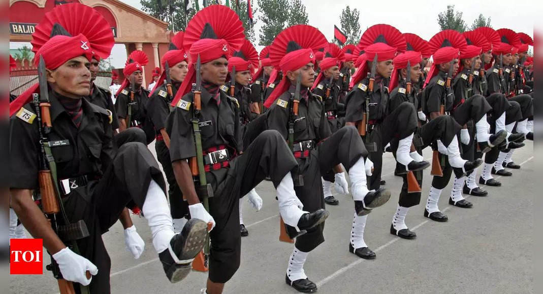 ‘अवसरों का सागर’: सशस्त्र बलों में 4 साल के कार्यकाल के बाद अग्निवीर क्या कर सकते हैं |  भारत समाचार