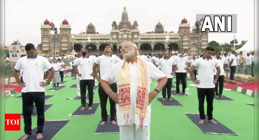 अंतर्राष्ट्रीय योग दिवस 2022 लाइव अपडेट: योगी आज अंतरराष्ट्रीय सहयोग का आधार बना रहे हैं, पीएम कहते हैं अंतर्राष्ट्रीय योग दिवस 2022 लाइव अपडेट: योगी आज अंतरराष्ट्रीय सहयोग का आधार बना रहे हैं, पीएम कहते हैं