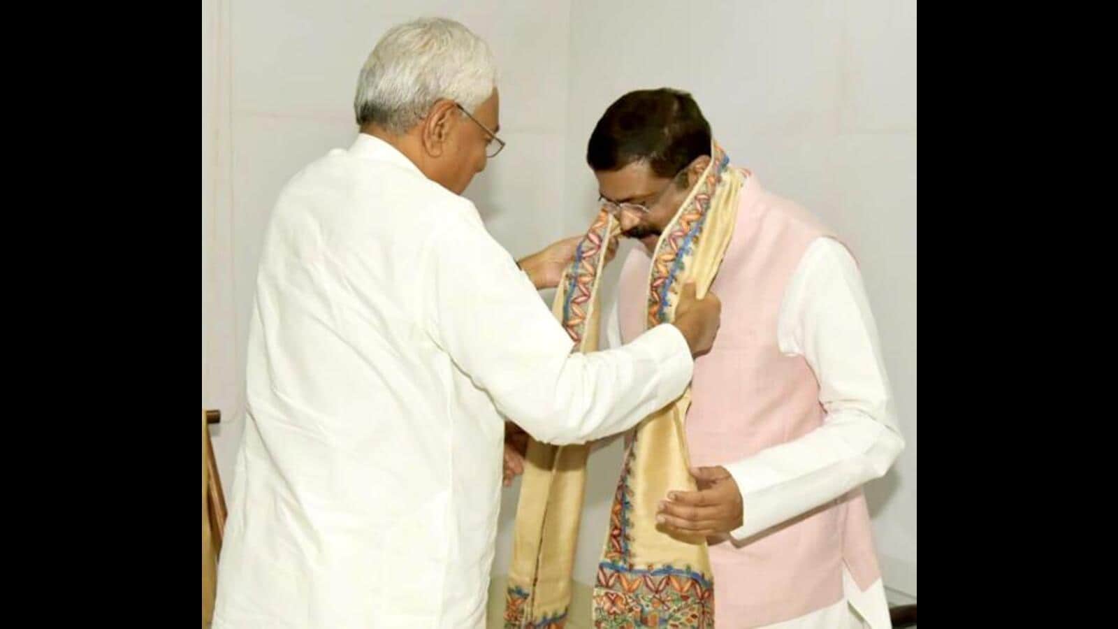 दो महीने में दूसरी बार नीतीश से मिले प्रधान, कहा-सब ठीक