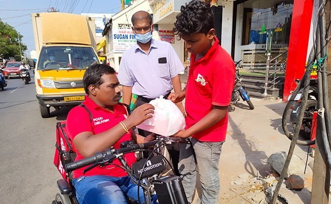 यह मोटर चालित व्हीलचेयर विकलांग लोगों को पंख देता है