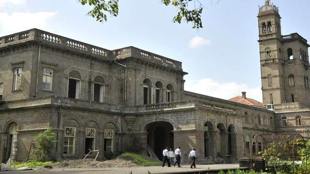 आक्रोश के बाद पुणे विश्वविद्यालय ने ‘शाकाहारी केवल’ स्वर्ण पदक रद्द किया आक्रोश के बाद पुणे विश्वविद्यालय ने ‘शाकाहारी केवल’ स्वर्ण पदक रद्द किया