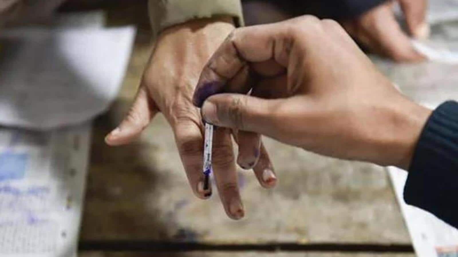 पश्चिम बंगाल: दार्जिलिंग, सिलीगुड़ी में 6 नगरपालिका सीटों पर मतदान शुरू | कोलकाता पश्चिम बंगाल: दार्जिलिंग, सिलीगुड़ी में 6 नगरपालिका सीटों पर मतदान शुरू | कोलकाता