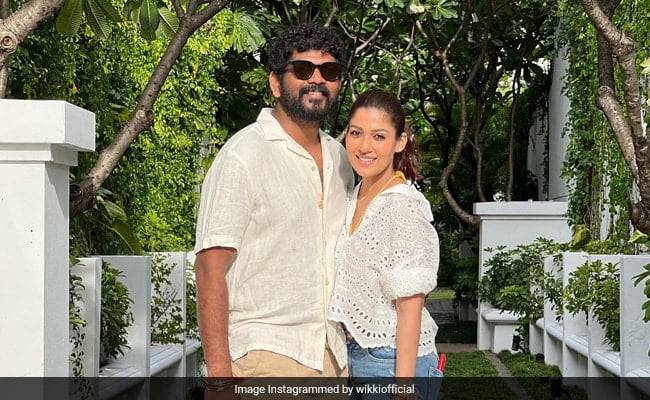 नयनतारा और विग्नेश शिवन ने थाईलैंड से इस तरह किया साइन।  उनके हनीमून से अधिक तस्वीरें