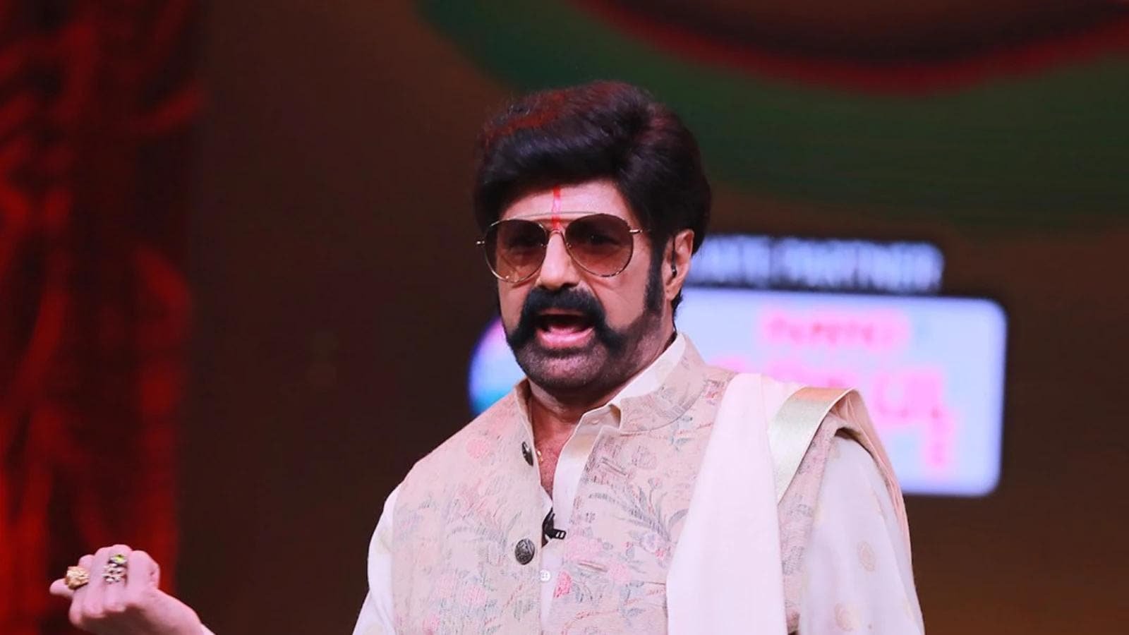 नंदामुरी बालकृष्ण होम आइसोलेशन के तहत कोविड -19 के लिए सकारात्मक परीक्षण के बाद