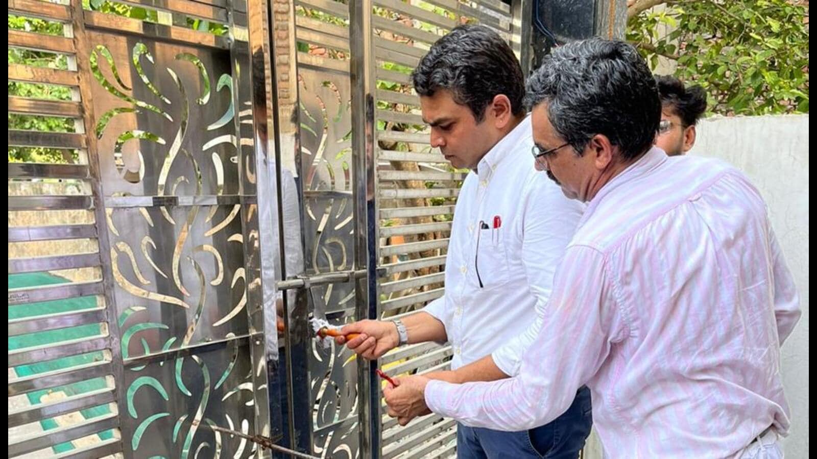 डीटीसीपी ने भवन मानदंडों के उल्लंघन के लिए 60 फ्लैटों को सील किया