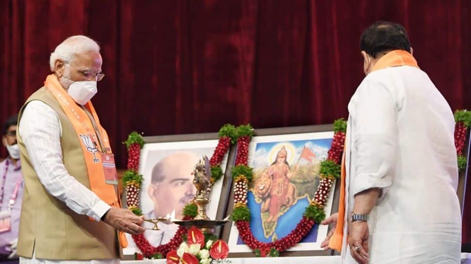 भाजपा की राष्ट्रीय कार्यकारिणी की बैठक हैदराबाद में शुरू, प्रधानमंत्री नरेंद्र मोदी ने की उपस्थिति | भारत समाचार भाजपा की राष्ट्रीय कार्यकारिणी की बैठक हैदराबाद में शुरू, प्रधानमंत्री नरेंद्र मोदी ने की उपस्थिति | भारत समाचार