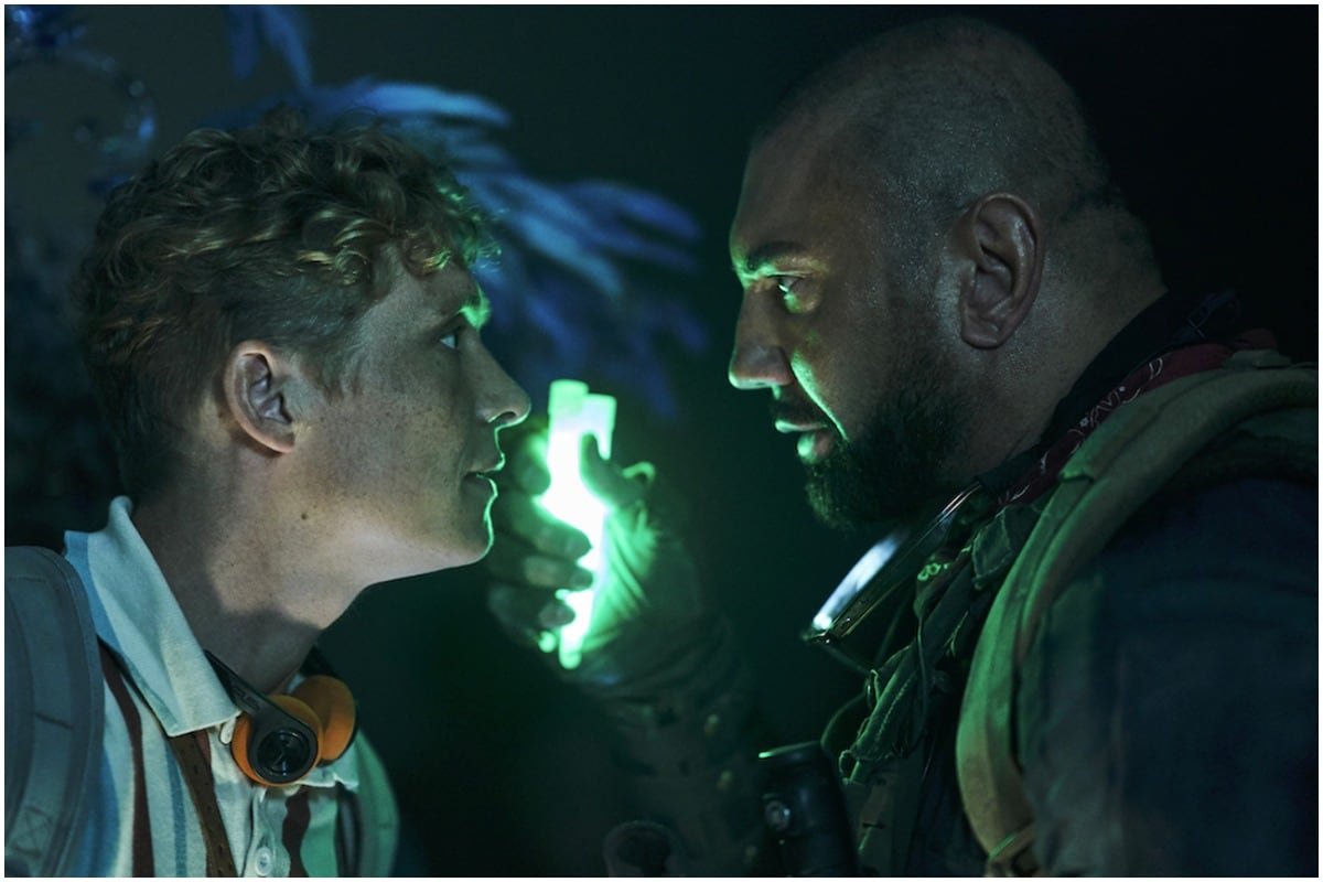 जैक स्नाइडर की ज़ोंबी फिल्म कल्पना के लिए कुछ नहीं छोड़ती जैक स्नाइडर की ज़ोंबी फिल्म कल्पना के लिए कुछ नहीं छोड़ती