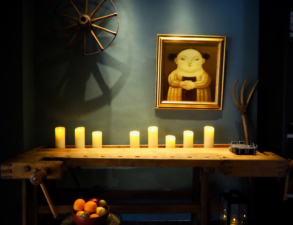 सुरुचिपूर्ण ट्रांसिल्वेनिया Guesthouse आधुनिक के साथ विंटेज से शादी करता है