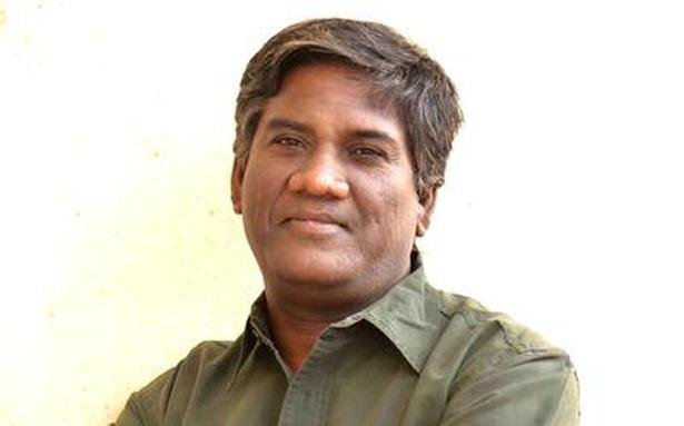 गुजरात पुलिस ने गिरफ्तार किए गए IAS अधिकारी के साथ अमित शाह की तस्वीर ट्वीट करने पर फिल्म निर्माता अविनाश दास को मुंबई से हिरासत में लिया