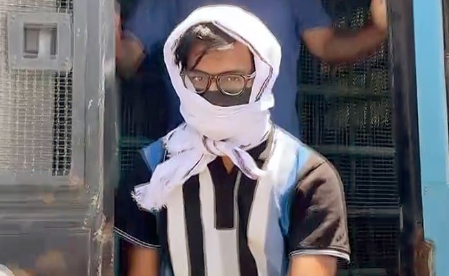 “वह जल्द ही वापस आ जाएगा”