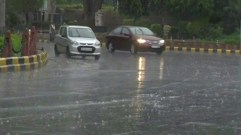 मुंबई में बारिश: अगले 24 घंटों के लिए अधिकतम शहर रेड अलर्ट पर, आईएमडी ने मुंबईकरों से यात्रा की योजना बनाने का आग्रह किया, इसी तरह मुंबई में बारिश: अगले 24 घंटों के लिए अधिकतम शहर रेड अलर्ट पर, आईएमडी ने मुंबईकरों से यात्रा की योजना बनाने का आग्रह किया, इसी तरह