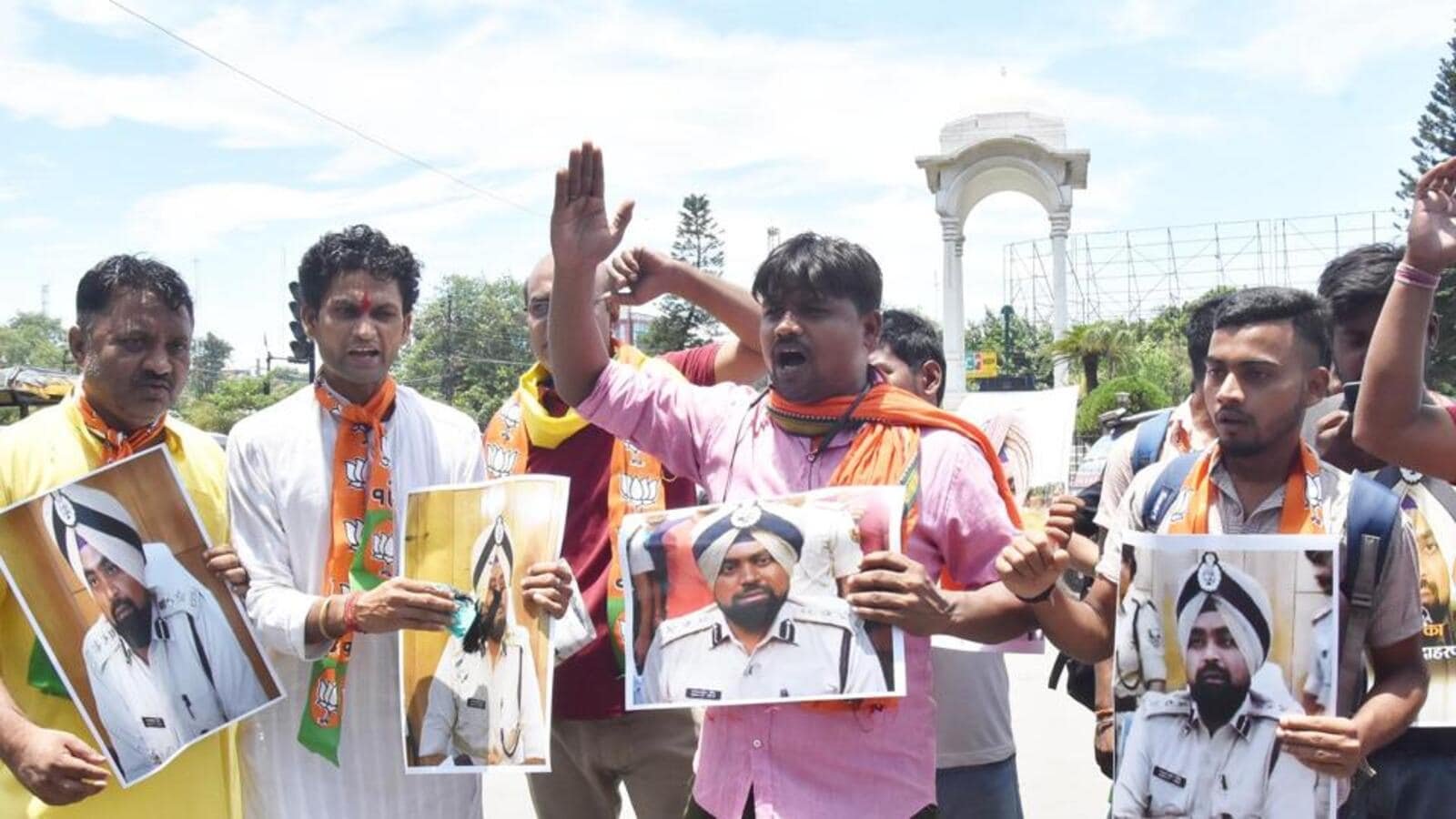PFI और RSS की तुलना करने पर पटना के शीर्ष पुलिस वाले ने दी सफाई PFI और RSS की तुलना करने पर पटना के शीर्ष पुलिस वाले ने दी सफाई