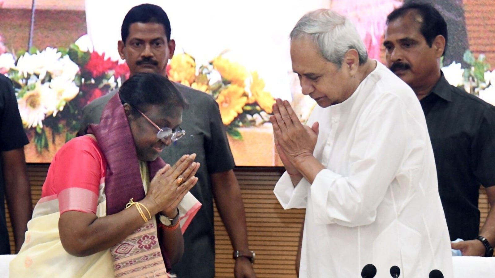 ‘ओडिशा की बेटी अब राष्ट्रपति’: द्रौपदी मुर्मू से मिले नवीन पटनायक |  भारत की ताजा खबर