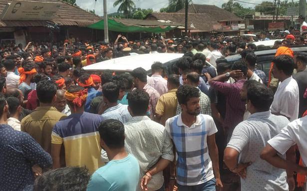 बीजेपी के पास कर्नाटक के आकार की समस्या है, और यह सब अंदर का काम है
