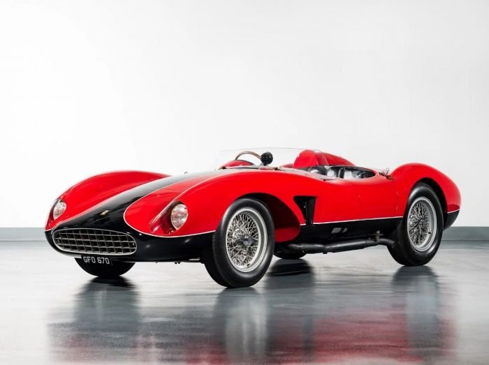 1957 फेरारी 500 टीआरसी स्पाइडर स्कैग्लिएटी द्वारा
