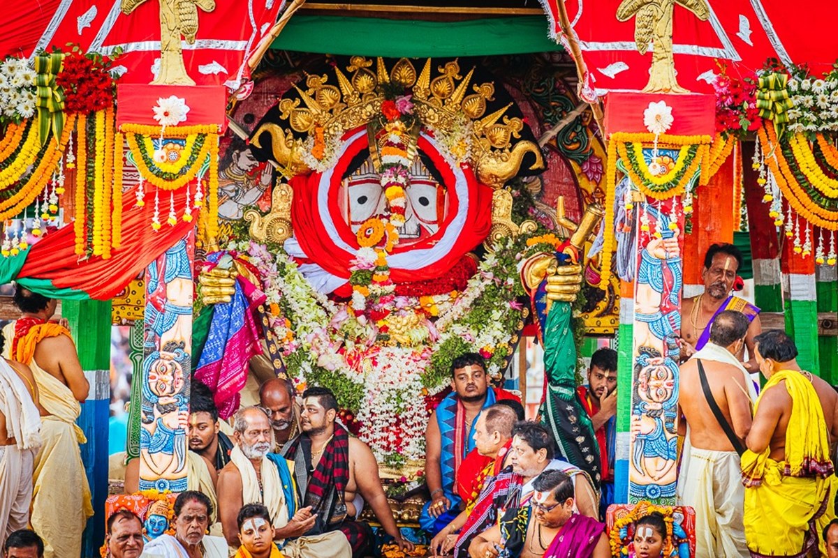 ‘सुना भेस’: सोने की पोशाक में भगवान जगन्नाथ के दर्शन के लिए पुरी में लाखों श्रद्धालु उमड़े