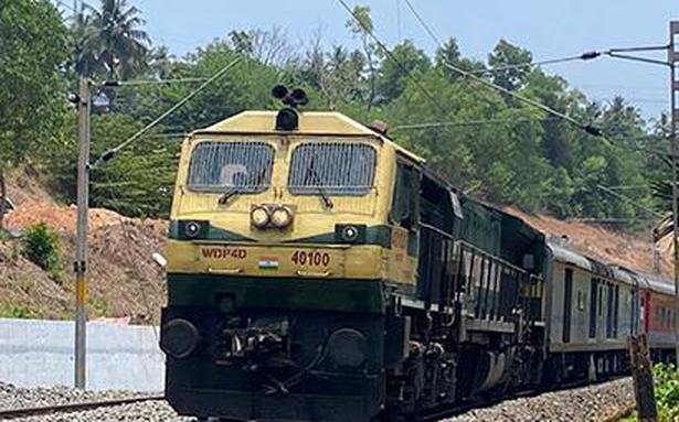 संसद की कार्यवाही |  वरिष्ठ नागरिकों को वापस नहीं मिलेगी ट्रेन किराए में छूट