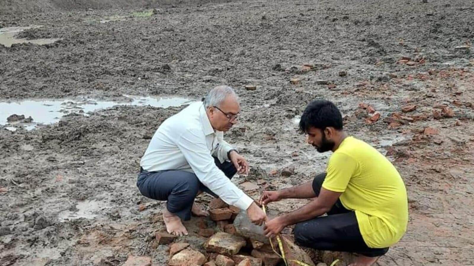 टूर ऑपरेटरों ने सरकार से प्राचीन नालंदा विश्वविद्यालय में अस्वीकृत खुदाई को रोकने के लिए कहा टूर ऑपरेटरों ने सरकार से प्राचीन नालंदा विश्वविद्यालय में अस्वीकृत खुदाई को रोकने के लिए कहा