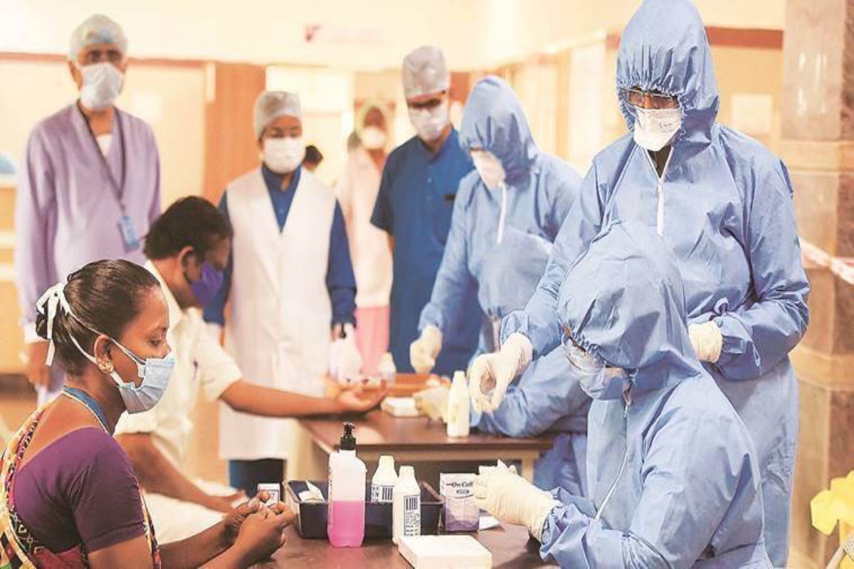 दैनिक कोविड -19 मामलों की संख्या में उतार-चढ़ाव का क्या कारण है?  चलो पता करते हैं