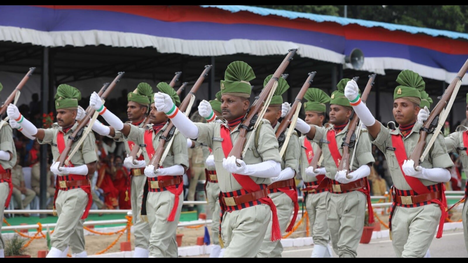 योगी ने पिछली सरकारों पर यूपी पुलिस बल को खत्म करने की ‘साजिश’ करने का आरोप लगाया योगी ने पिछली सरकारों पर यूपी पुलिस बल को खत्म करने की ‘साजिश’ करने का आरोप लगाया