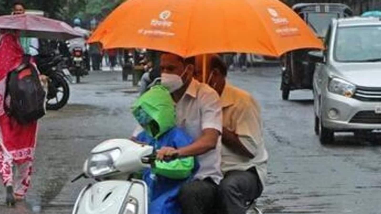 राजस्थान के कुछ हिस्सों में भारी बारिश राजस्थान के कुछ हिस्सों में भारी बारिश