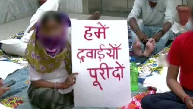 दिल्ली में एचआईवी के मरीज क्यों विरोध कर रहे हैं?