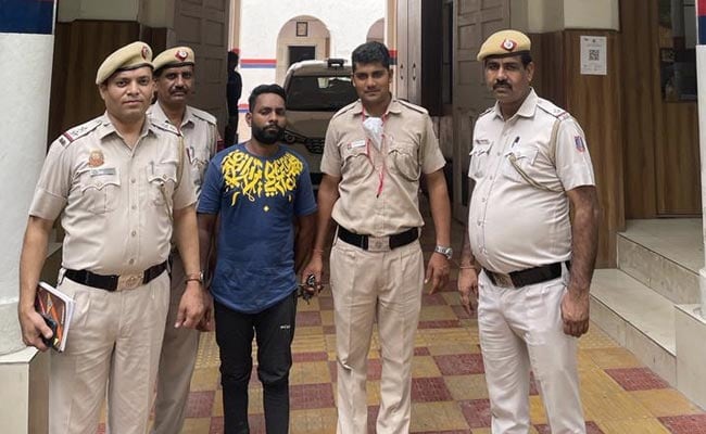 दिल्ली के शख्स ने रोटी बांटने से किया इनकार, चाकू मारकर की हत्या