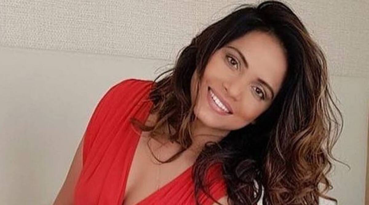 नीतू चंद्रा का कहना है कि उन्हें एक व्यवसायी की ‘वेतनभोगी पत्नी’ बनने के लिए 25 लाख रुपये की पेशकश की गई थी नीतू चंद्रा का कहना है कि उन्हें एक व्यवसायी की ‘वेतनभोगी पत्नी’ बनने के लिए 25 लाख रुपये की पेशकश की गई थी