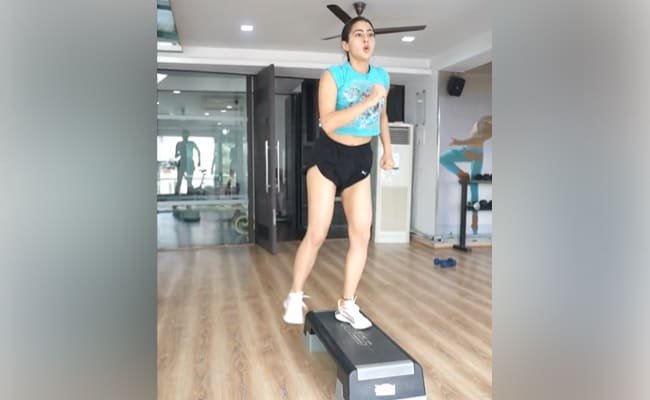 सारा अली खान की शायरी याद आ रही है?  वह एक नए के साथ वापस आ गई है।  बोनस: फिटनेस वीडियो