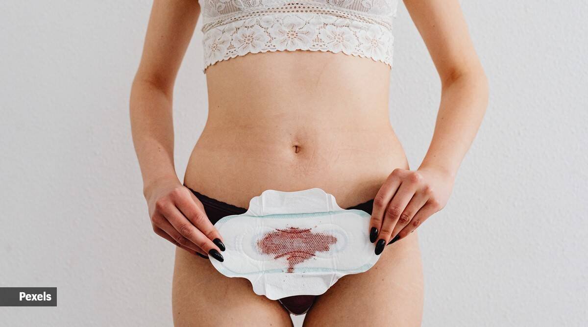 अब तक के सबसे बड़े अध्ययन से पता चलता है कि कोविड -19 टीके पीरियड्स को कैसे प्रभावित करते हैं