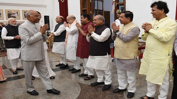 निवर्तमान राष्ट्रपति कोविंद ने निर्वाचित राष्ट्रपति मुर्मू, प्रधानमंत्री, मंत्रियों के लिए रात्रिभोज का आयोजन किया