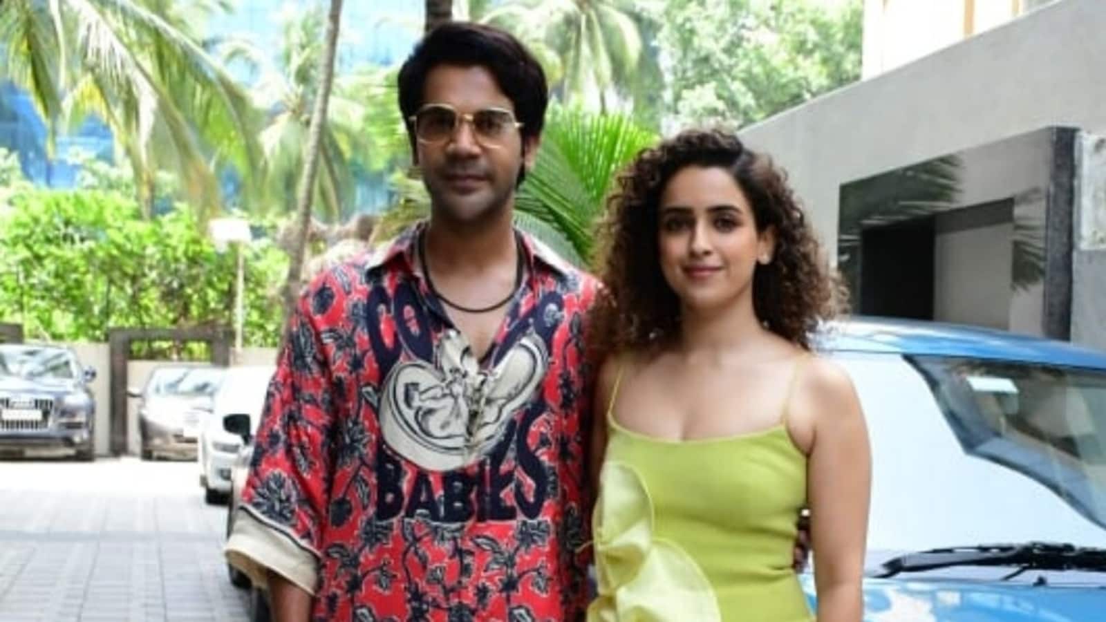 राजकुमार राव और सान्या मल्होत्रा ​​​​मुंबई में आउटिंग के लिए अपना फैशन ए-गेम लाए: तस्वीरें देखें