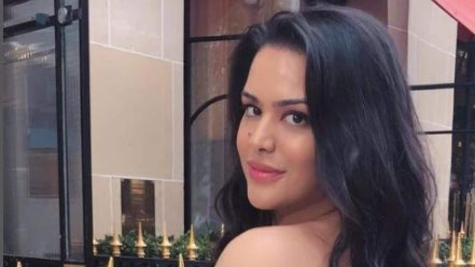 संजय दत्त की बेटी त्रिशाला दत्त ने सोशल मीडिया पोस्ट में दिखाया स्ट्रेच मार्क्स, बॉडी पॉजिटिविटी की बात