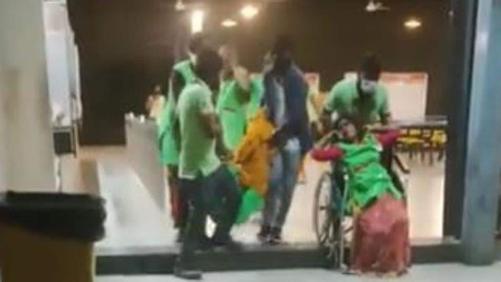 आंध्र प्रदेश ने अनाकापल्ली परिधान कारखाने में गैस रिसाव की जांच के आदेश दिए |  भारत की ताजा खबर