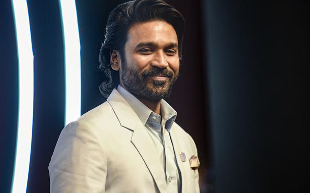 धनुष ने 'द ग्रे मैन' के सीक्वल में वापसी की पुष्टि की धनुष ने 'द ग्रे मैन' के सीक्वल में वापसी की पुष्टि की