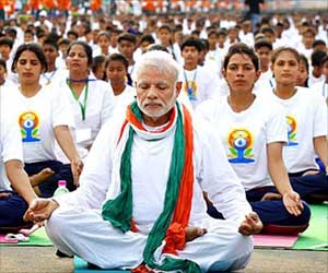 अच्छे स्वास्थ्य और स्वास्थ्य के लिए योग का अभ्यास करें: पीएम मोदी