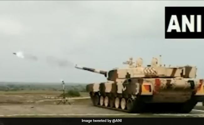 भारत ने स्वदेशी लेजर-निर्देशित एंटी टैंक मिसाइलों का सफल परीक्षण किया भारत ने स्वदेशी लेजर-निर्देशित एंटी टैंक मिसाइलों का सफल परीक्षण किया