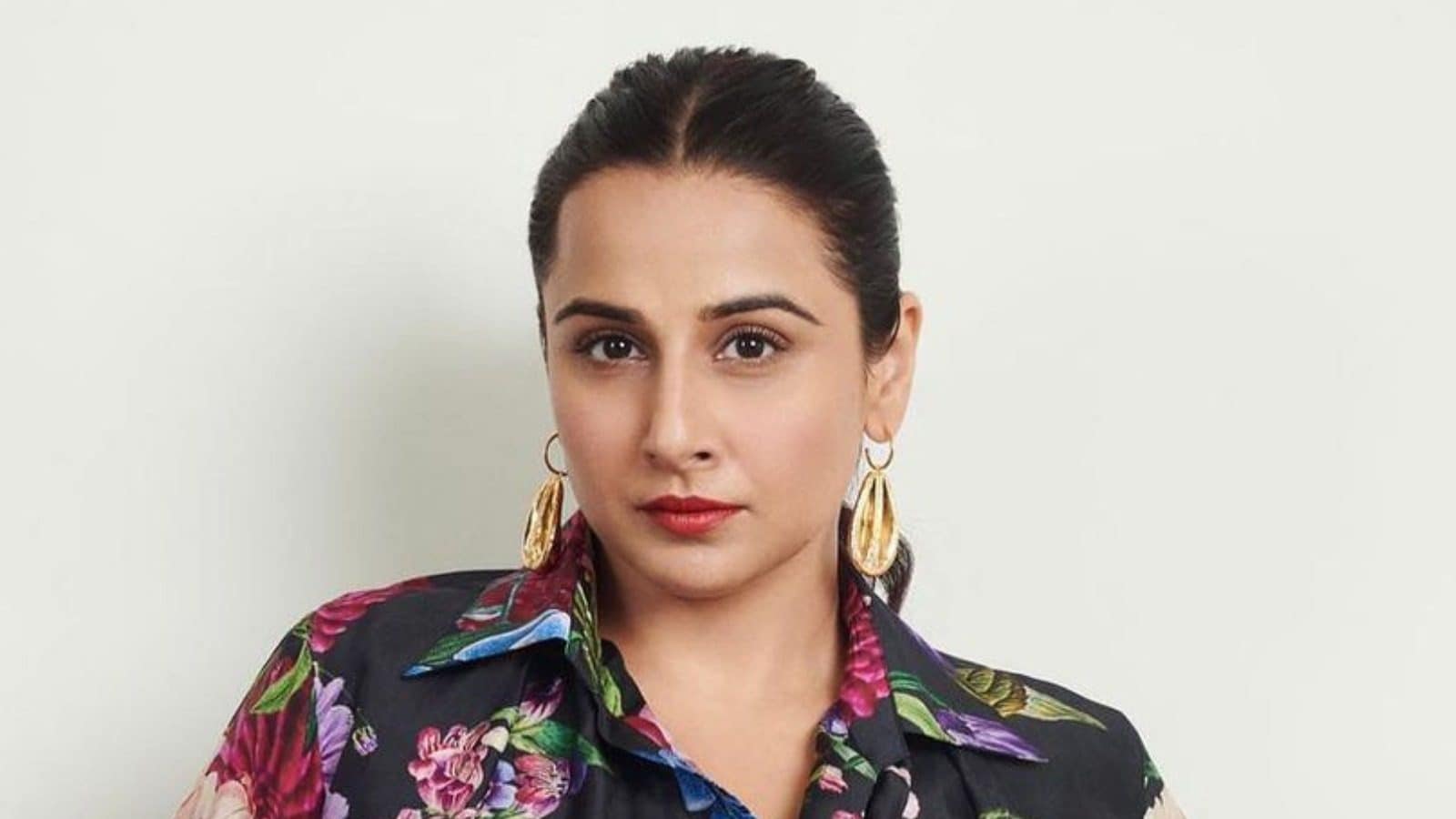 विद्या बालन ने एएमए सत्र आयोजित किया, कहा कि उन्हें भी जवाब चाहिए कि पुरुष अभिनेताओं को महिला समकक्षों की तुलना में अधिक भुगतान क्यों किया जाता है विद्या बालन ने एएमए सत्र आयोजित किया, कहा कि उन्हें भी जवाब चाहिए कि पुरुष अभिनेताओं को महिला समकक्षों की तुलना में अधिक भुगतान क्यों किया जाता है