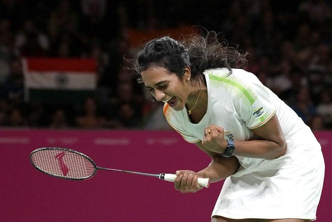 पीवी सिंधु ने जीता बैडमिंटन एकल स्वर्ण, फाइनल में कनाडा की मिशेल ली को हराया पीवी सिंधु ने जीता बैडमिंटन एकल स्वर्ण, फाइनल में कनाडा की मिशेल ली को हराया